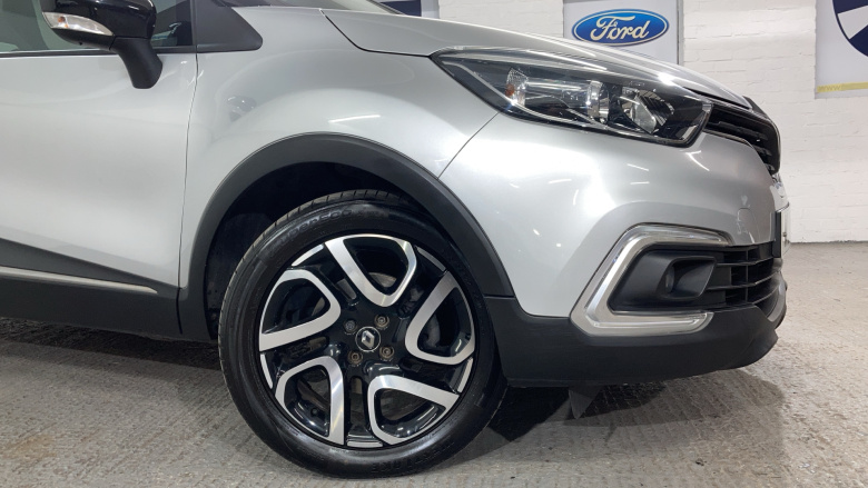 Renault Captur 1.5 dCi 90 Iconic 5dr EDC Diesel Hatchback